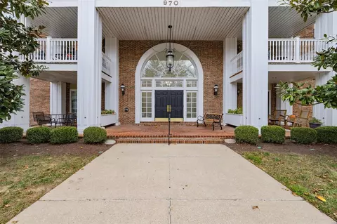 970 N Spoede Rd #33, Saint Louis, MO 63146