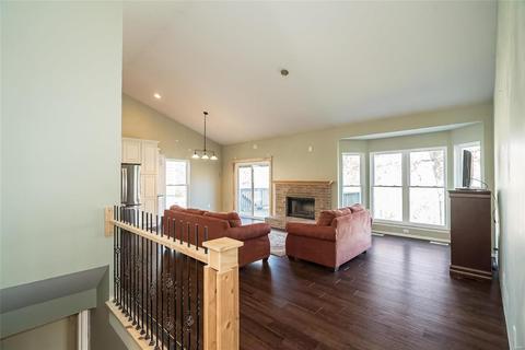 17424 Hilltop Ridge Dr, Eureka, MO 63025 photo 4