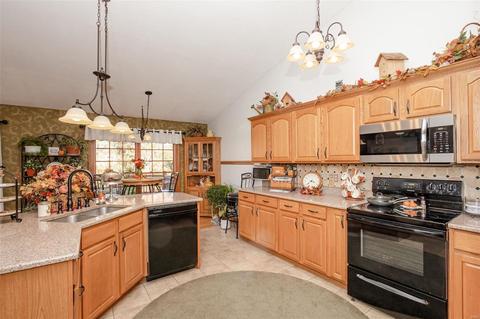 221 Belmonte Cir, O'fallon, MO 63368 photo 5