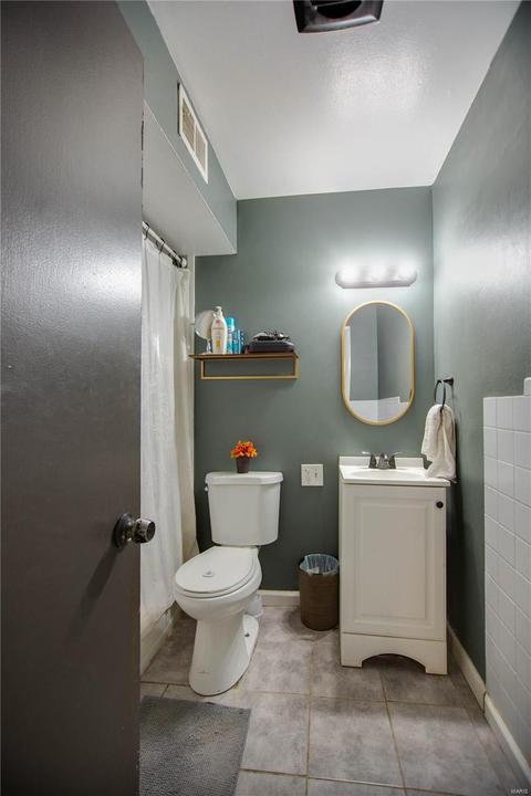 2558 Hackman Dr, Saint Louis, MO 63136 photo 9