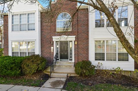 1329 Crossings Ct #D, Ballwin, MO 63021 photo 2