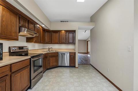 566 Oak Ridge Trails Ct, Ballwin, MO 63021 photo 25