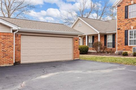 566 Oak Ridge Trails Ct, Ballwin, MO 63021 photo 2