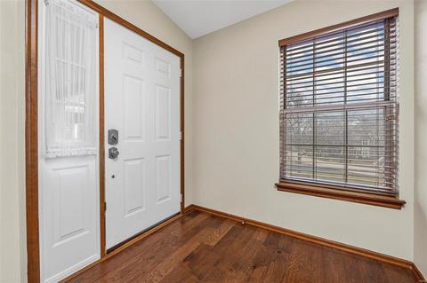 566 Oak Ridge Trails Ct, Ballwin, MO 63021 photo 9