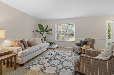 15 Morena Ct, Ballwin, MO 63011 photo 3