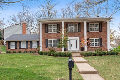 15 Morena Ct, Ballwin, MO 63011 photo 2