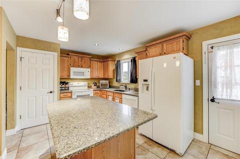 885 Whispering Windsong Dr, O'fallon, MO 63366 photo 6