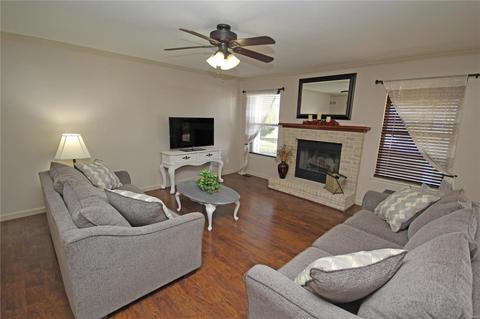 8 Princess Grace Ct, O'fallon, MO 63366 photo 3