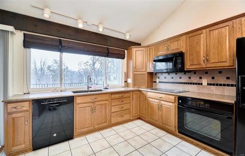 810 Country Heights Ct, Manchester, MO 63021 photo 5