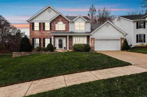 645 Charleston Oaks Dr, Ballwin, MO 63021 photo 1