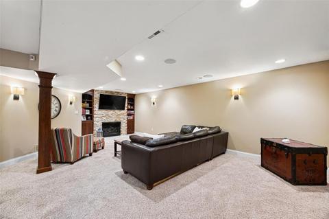 645 Charleston Oaks Dr, Ballwin, MO 63021 photo 22