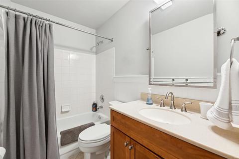 645 Charleston Oaks Dr, Ballwin, MO 63021 photo 16