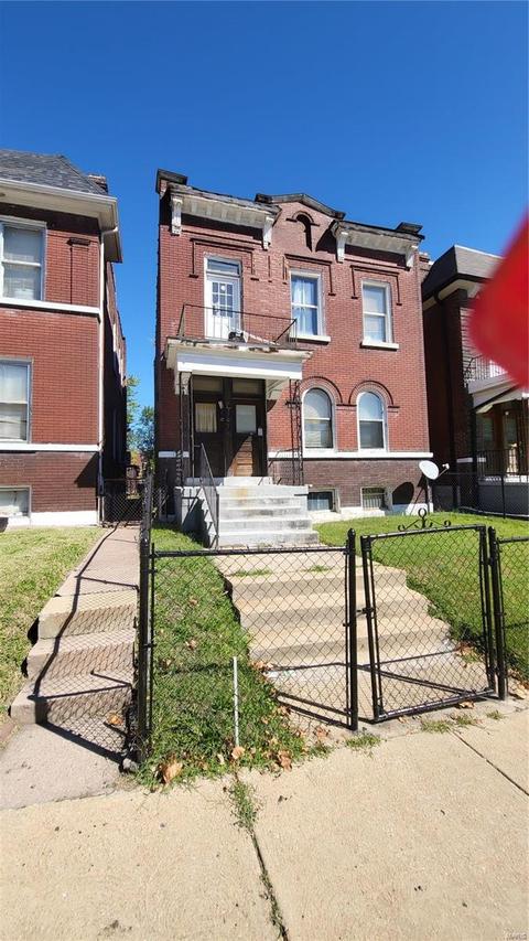 3707 Palm St, Saint Louis, MO 63107