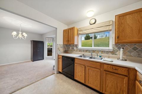 112 Hunters Run Ct, Eureka, MO 63025 photo 10