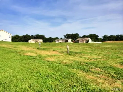 501 Bluff Meadows Dr, Valmeyer, IL 62295