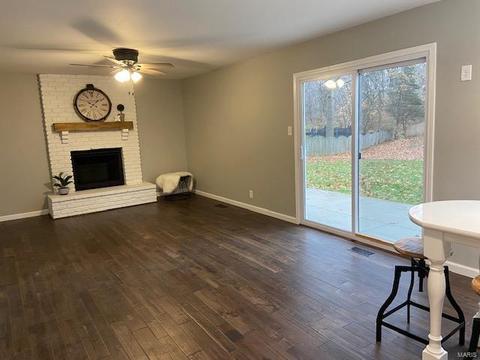 160 Holly Green Dr, Ballwin, MO 63021 photo 5