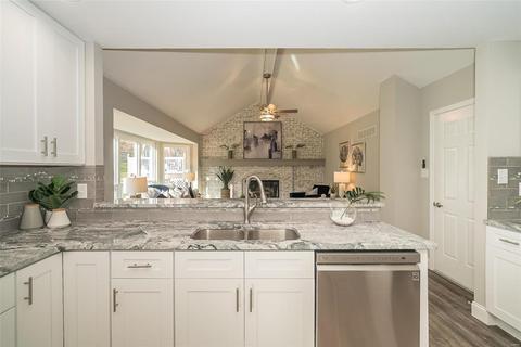 1265 Red Oak Plantation Dr, Ballwin, MO 63021 photo 13