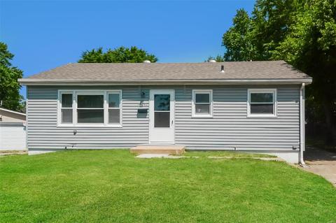 6827 Larry Ln, Saint Louis, MO 63134