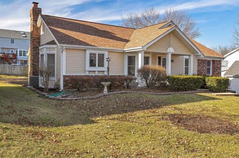 531 Fox Pointe Dr, Saint Charles, MO 63304 photo 2