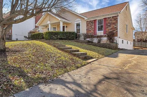 531 Fox Pointe Dr, Saint Charles, MO 63304 photo 3