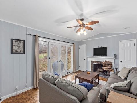 363 Greenbriar Ln, Ballwin, MO 63011 photo 13