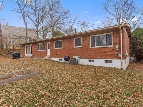 363 Greenbriar Ln, Ballwin, MO 63011 photo 25