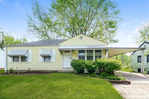 9822 Eastdell Dr, Saint Louis, MO 63136
