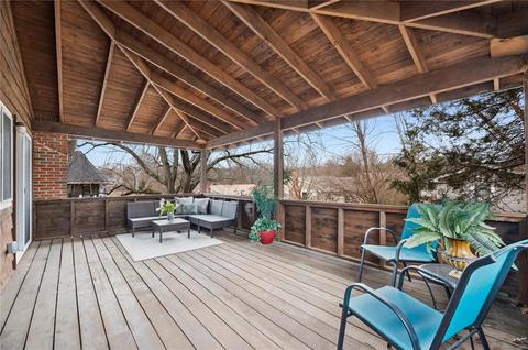 5 Foxcliff Ct, Ballwin, MO 63011 photo 2