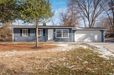 813 Rauscher Dr, Ballwin, MO 63011