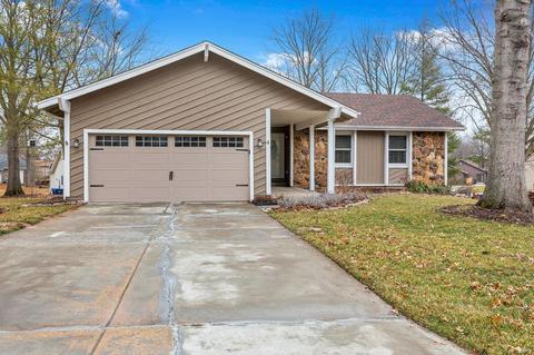 4 Berry Ct, Lake Saint Louis, MO 63367