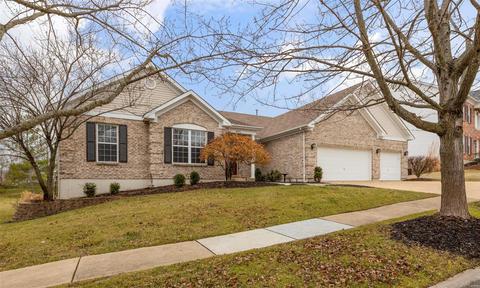 925 Crown Pointe Estates Dr, Wildwood, MO 63021 photo 1