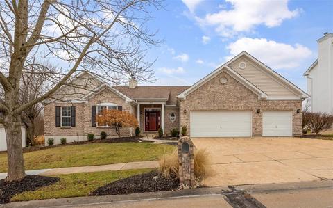 925 Crown Pointe Estates Dr, Wildwood, MO 63021 photo 2