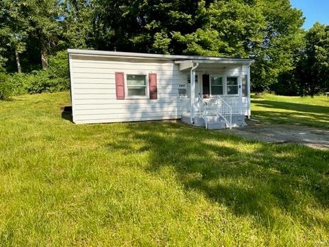 2207 N Benton Ave, Saint Charles, MO 63301