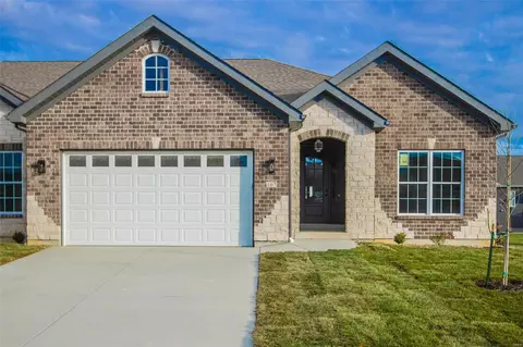 107 Savannah Terrace Dr, Wentzville, MO 63385