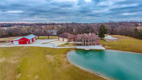 642 Singer Ln, Wentzville, MO 63385