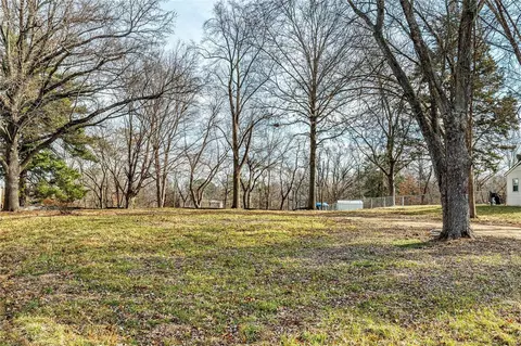 238 Howard Dr, Ballwin, MO 63021