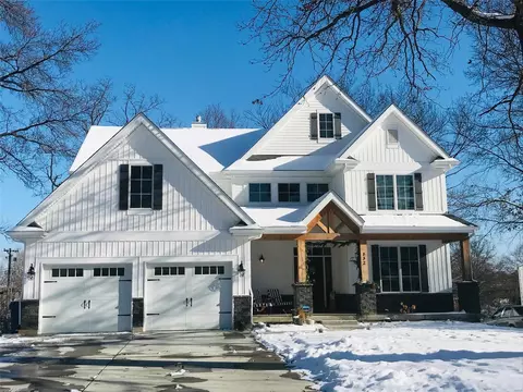 528 Bacon Ave, Webster Groves, MO 63119