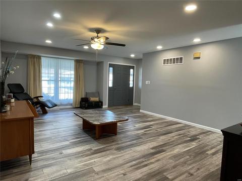 512 Blazedwood Dr, Ballwin, MO 63021 photo 3