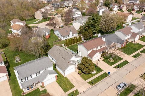 2563 Barrett Place Dr, Ballwin, MO 63021 photo 2