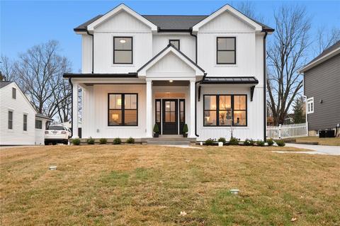 202 Altus Pl, Kirkwood, MO 63122