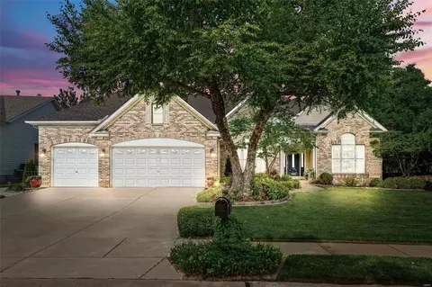 640 Sterling Terrace Dr, Saint Charles, MO 63301
