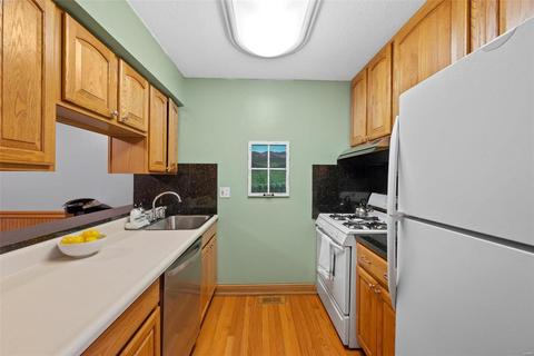 1220 Wicklow Rd #E, Ballwin, MO 63021 photo 4