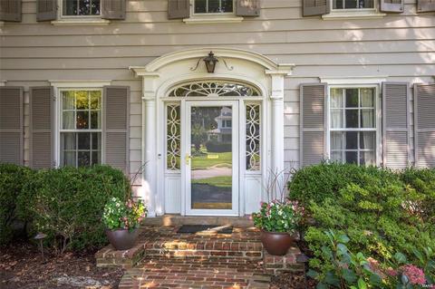 57 Joy Ave, Webster Groves, MO 63119
