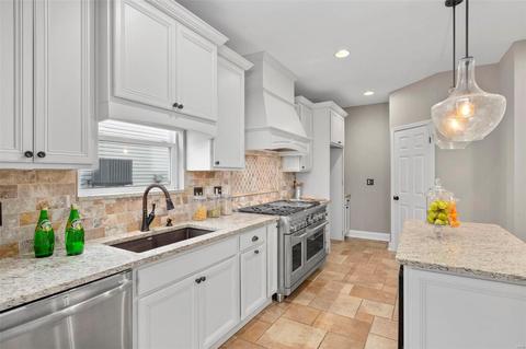 1257 Arbor Bluff Cir, Ballwin, MO 63021 photo 11