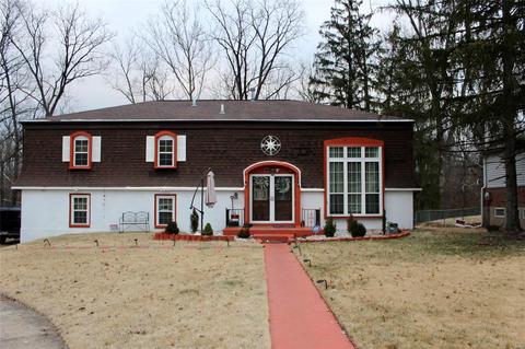 12 Blossomwood Ct, Florissant, MO 63033