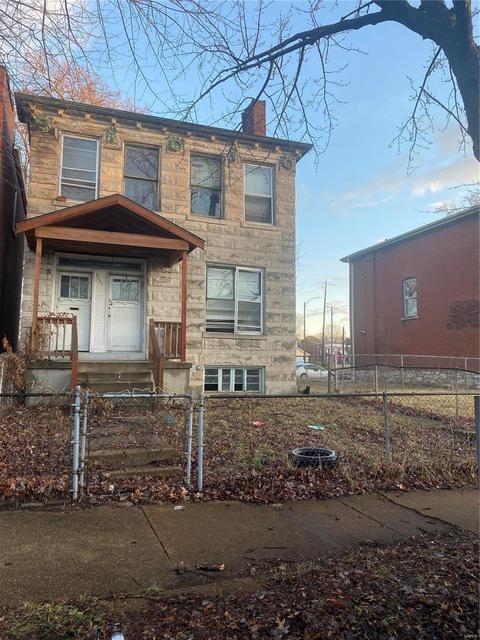 5207 Kensington Ave, Saint Louis, MO 63108