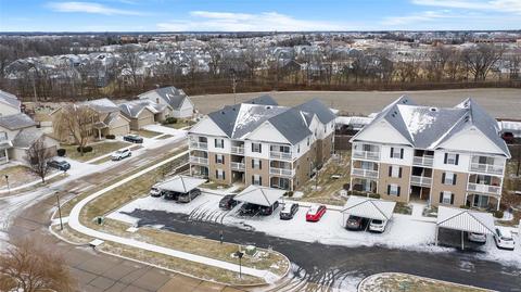 6103 Spring River Dr, O'fallon, MO 63368 photo 2
