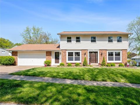 719 Muir View Dr, Ballwin, MO 63011