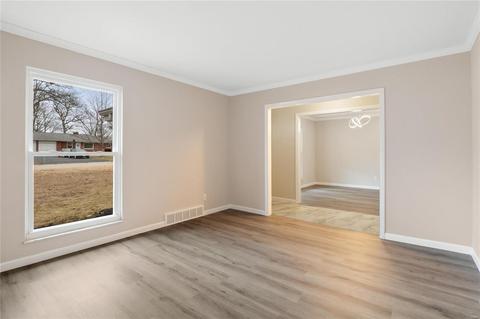 218 Hilltop Rd, Ellisville, MO 63011 photo 3