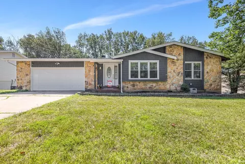 513 Kimberly Ln, Saint Peters, MO 63376